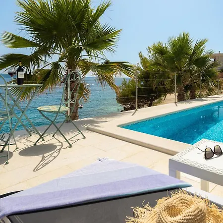 Cozy In Okrug Gornji With Private Swimming Pool, Be Inside Or Outside *