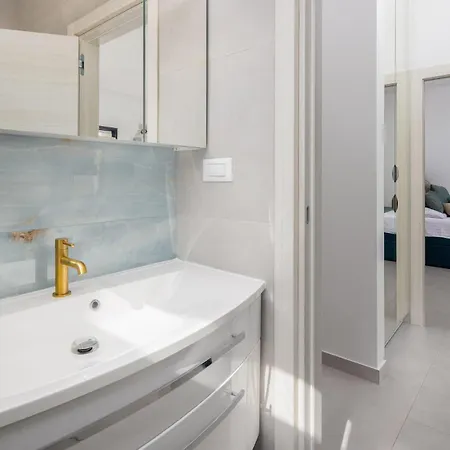 Cozy In Okrug Gornji With Private Swimming Pool, Be Inside Or Outside Vikendica Trogir